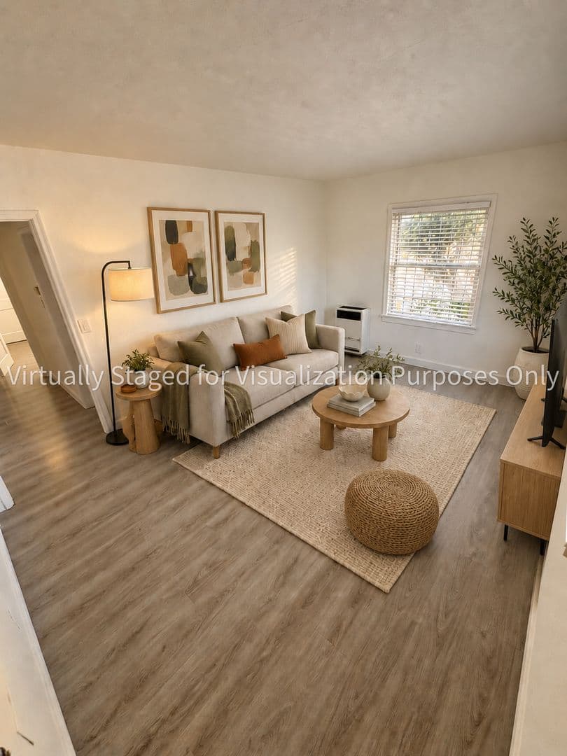 Los Angeles Apartment: 300 E 55th St- 300 - Unit 1