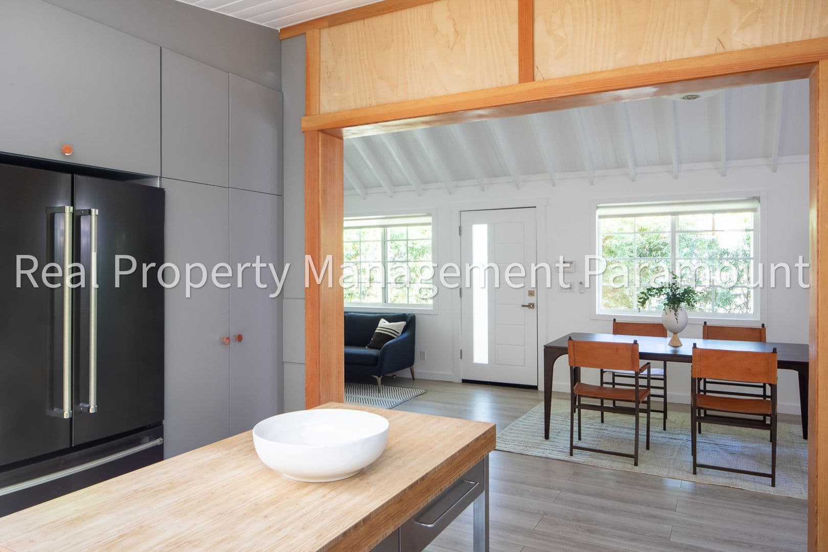 Los Angeles House: 1606 Myra Ave