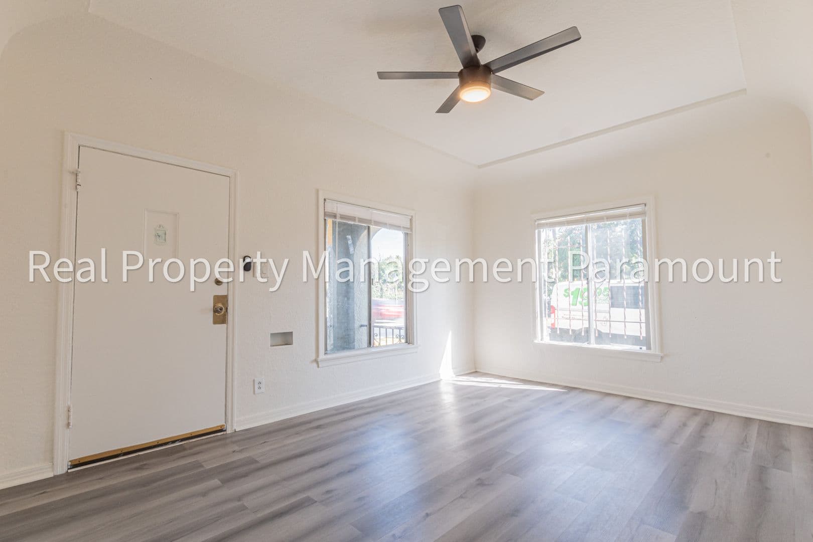 Los Angeles Apartment: 2759 Mansfield Ave