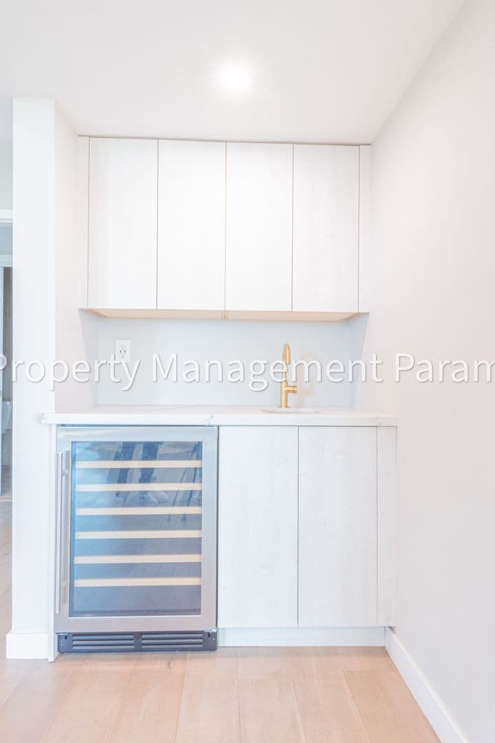 West Hollywood Condo: 8401 Fountain Ave #12