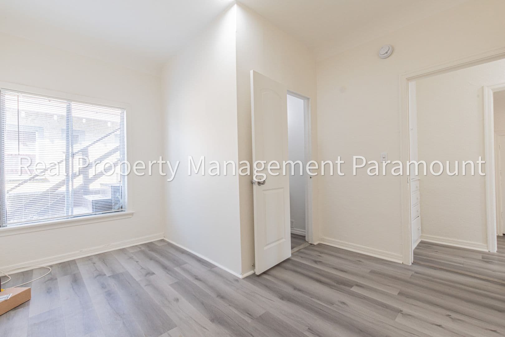 Los Angeles Apartment: 2759 Mansfield Ave