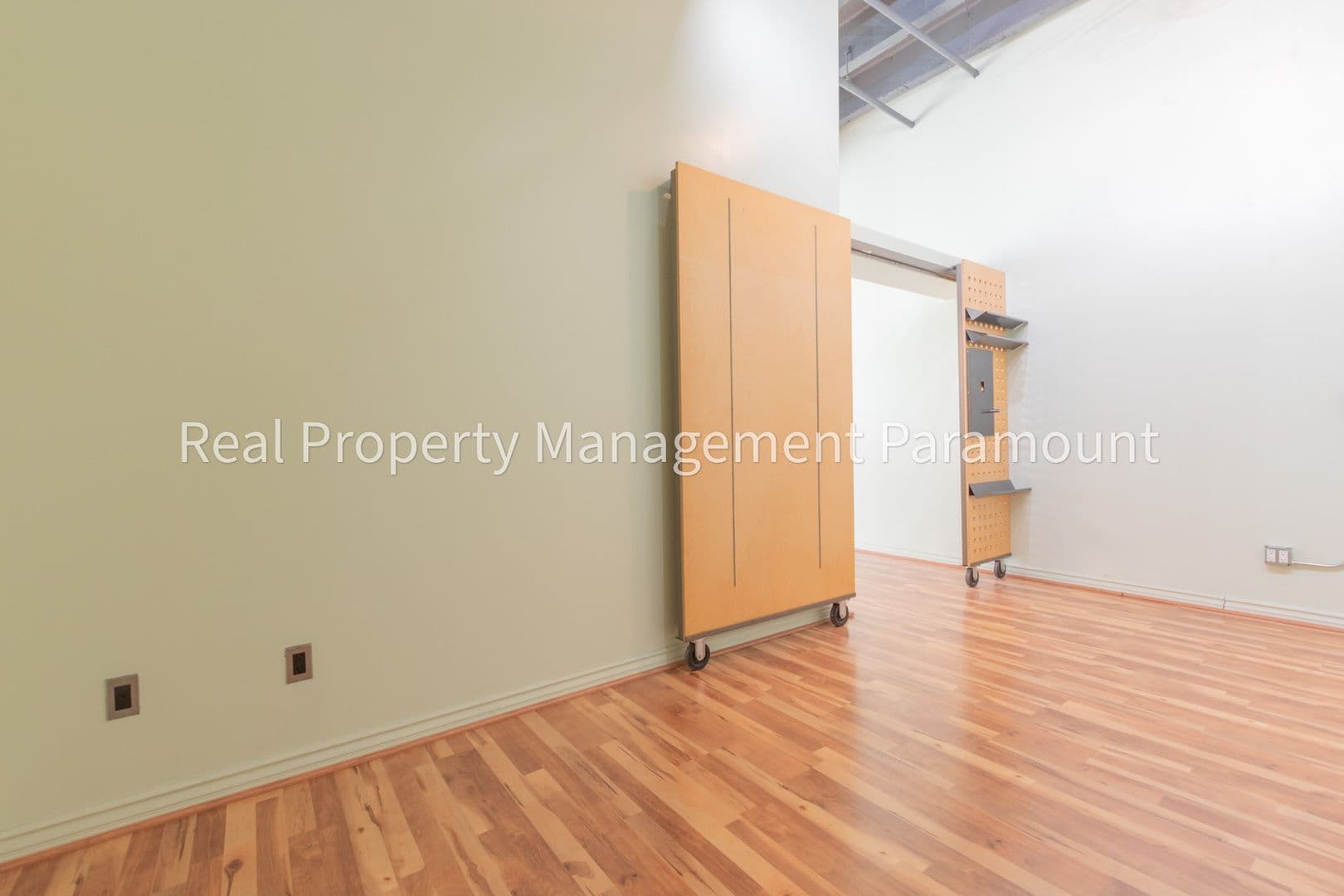Los Angeles House: 312 W 5th Street #213