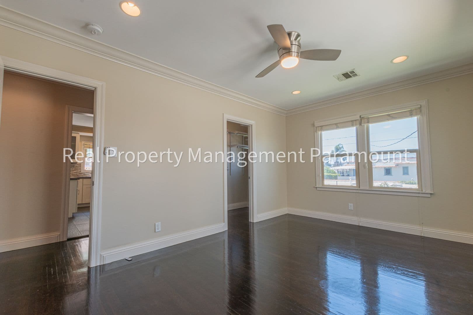 Los Angeles Apartment: 1925 South Harcourt Avenue,