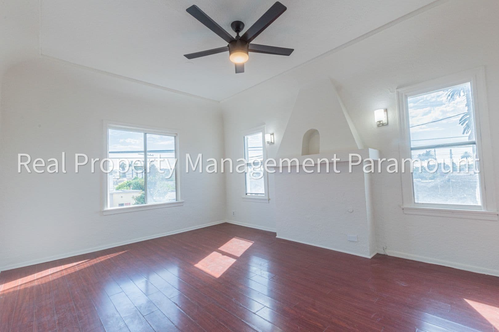 Los Angeles Apartment: 5107 Westhaven St