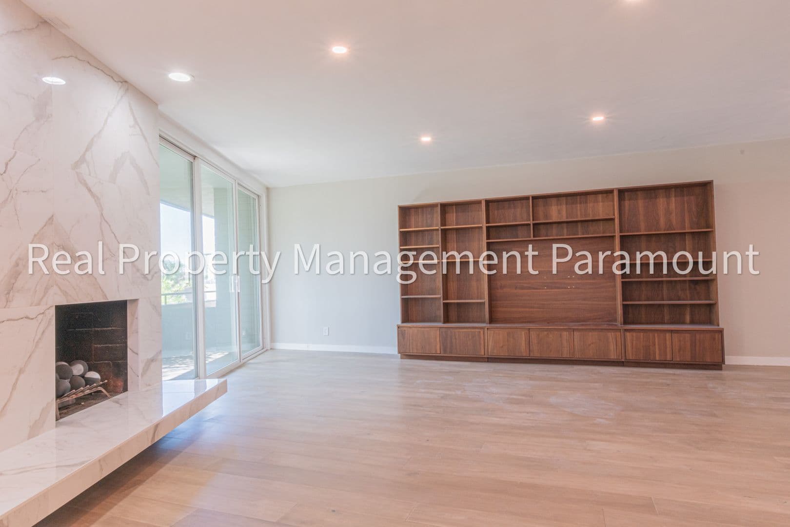 West Hollywood Condo: 8401 Fountain Ave #12
