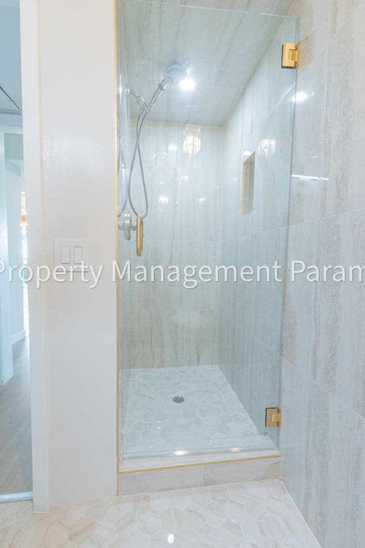 West Hollywood Condo: 8401 Fountain Ave #12