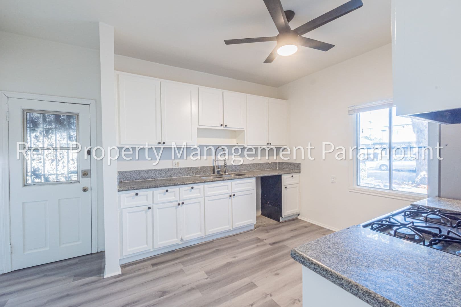Los Angeles Apartment: 2759 Mansfield Ave