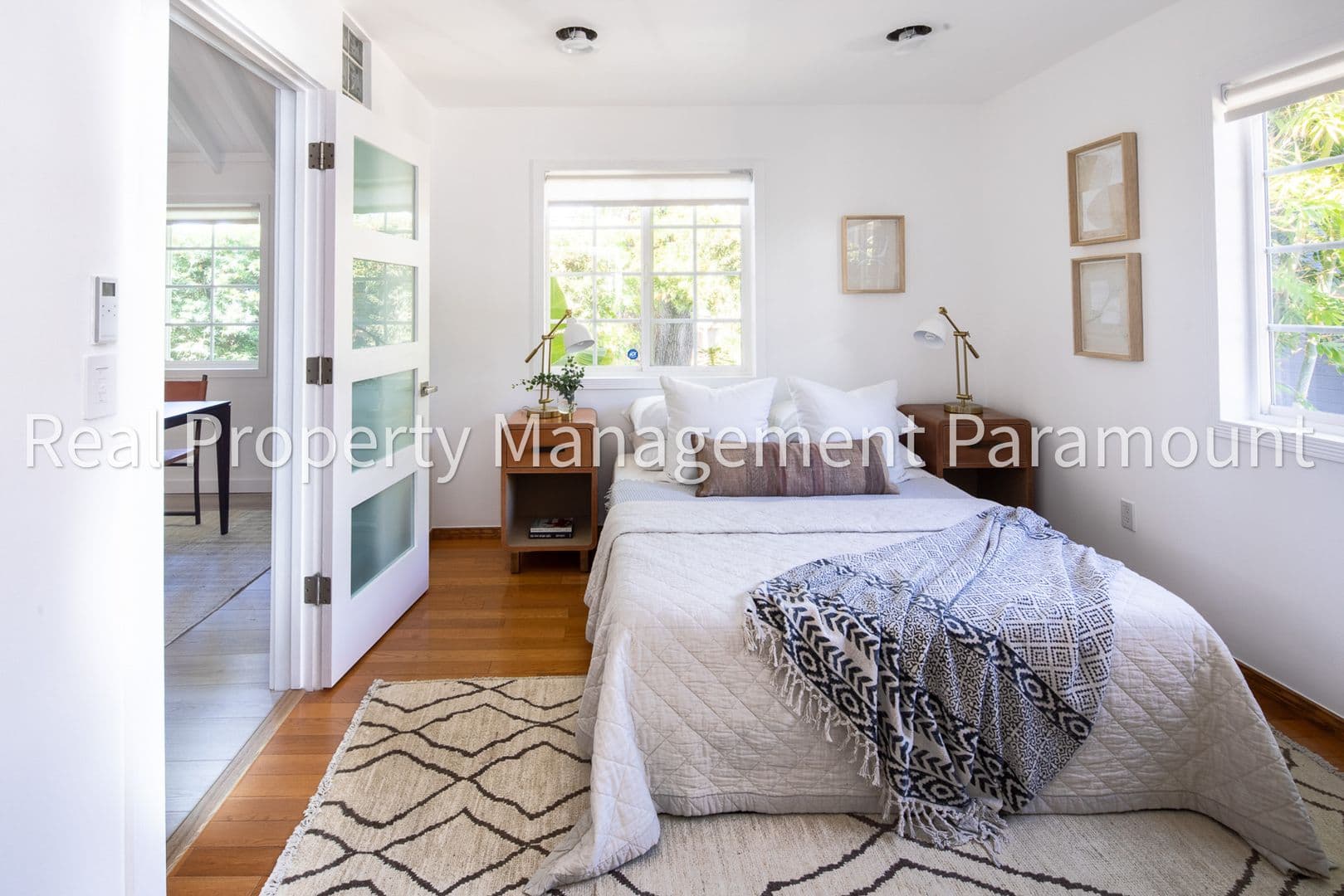 Los Angeles House: 1606 Myra Ave