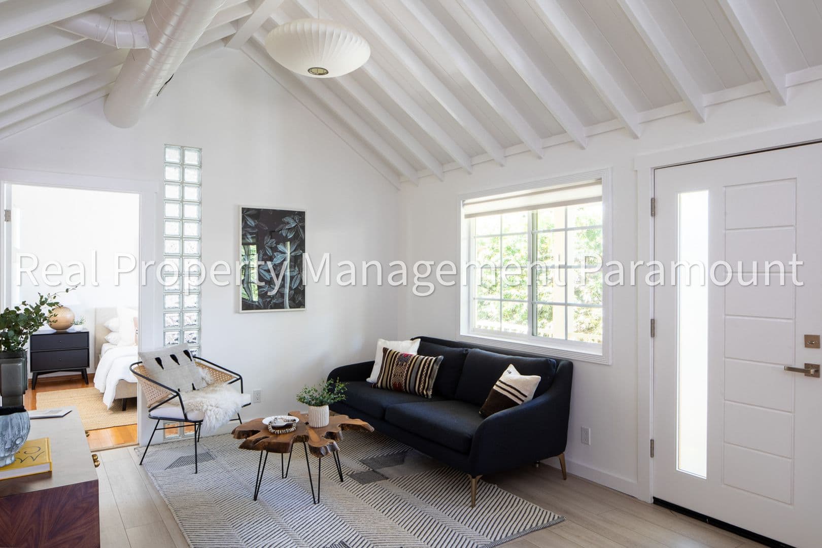 Los Angeles House: 1606 Myra Ave
