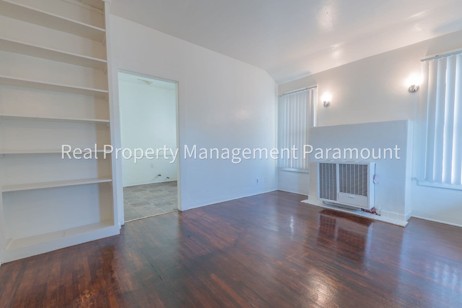 Los Angeles Apartment: 333 W 57th St - 333 W 57th St