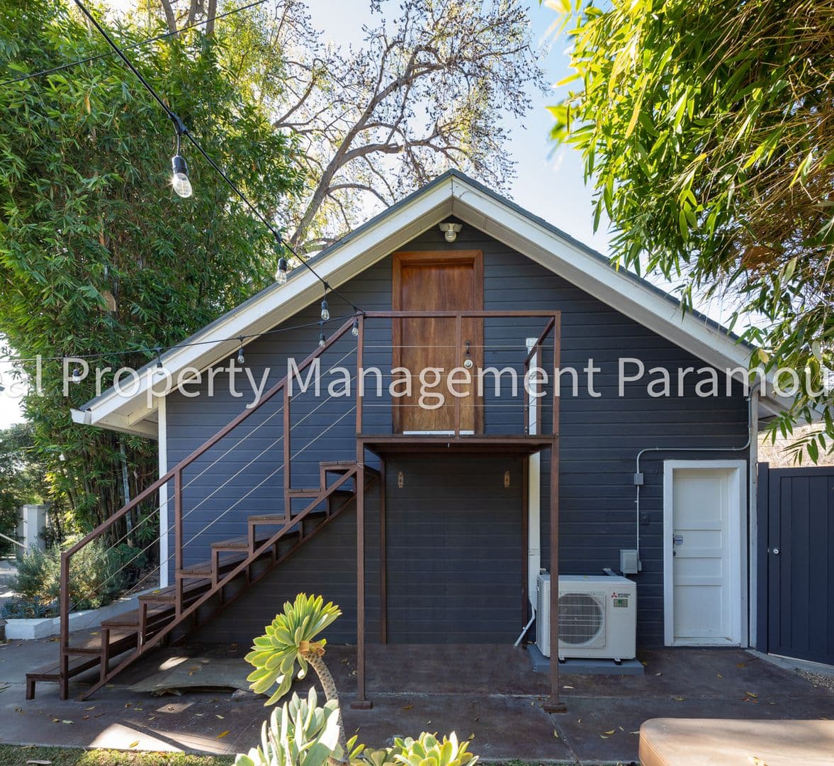 Los Angeles House: 1606 Myra Ave