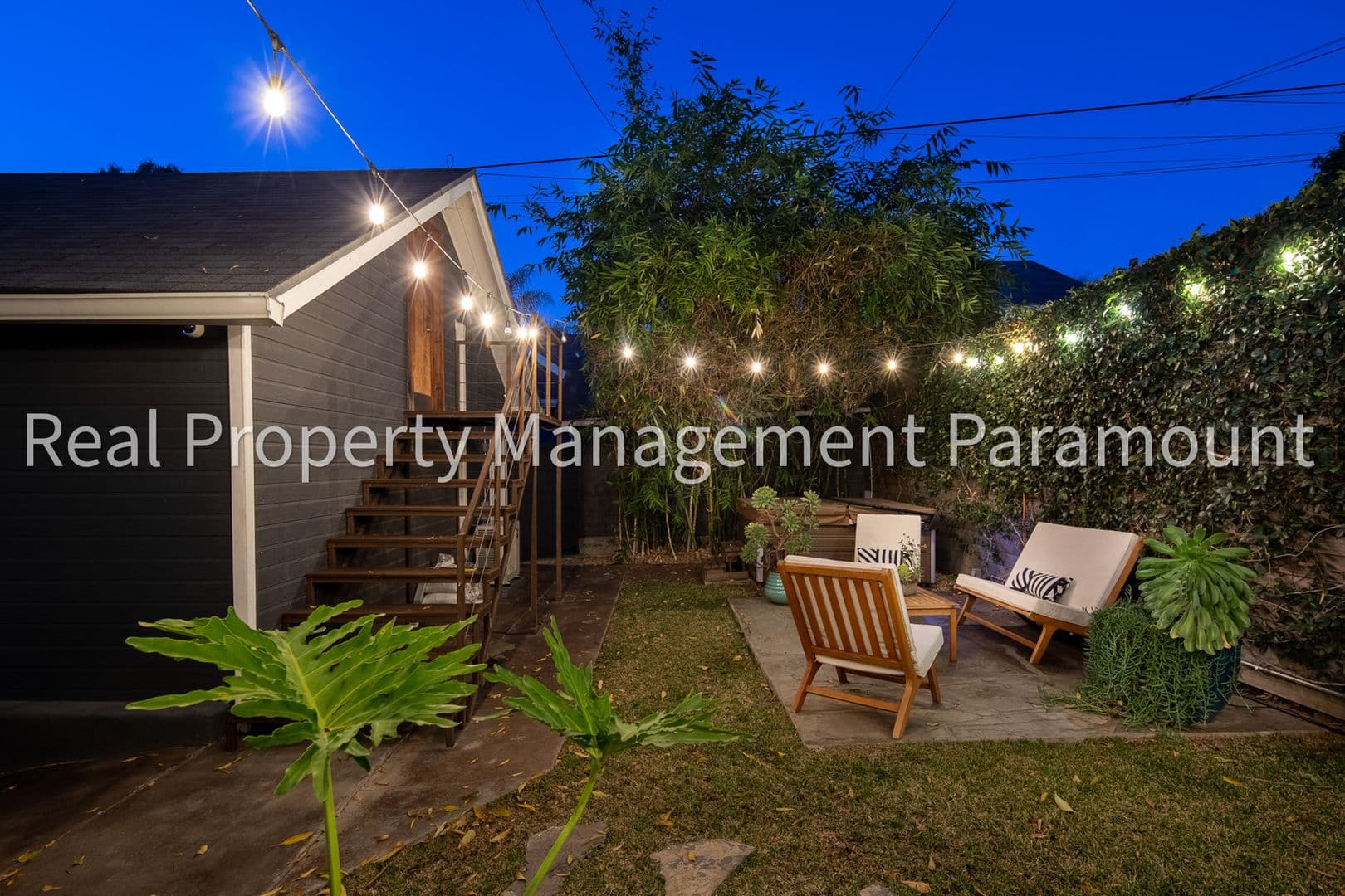 Los Angeles House: 1606 Myra Ave