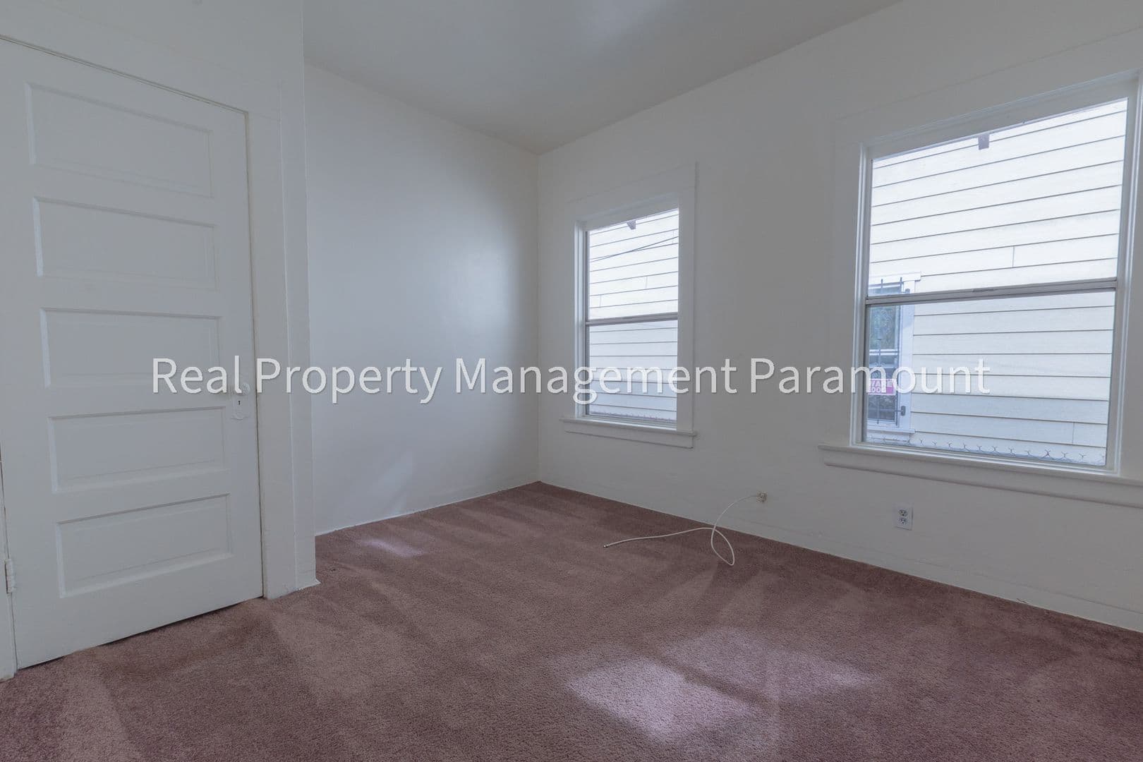 Los Angeles Apartment: 333 W 57th St - 333 W 57th St