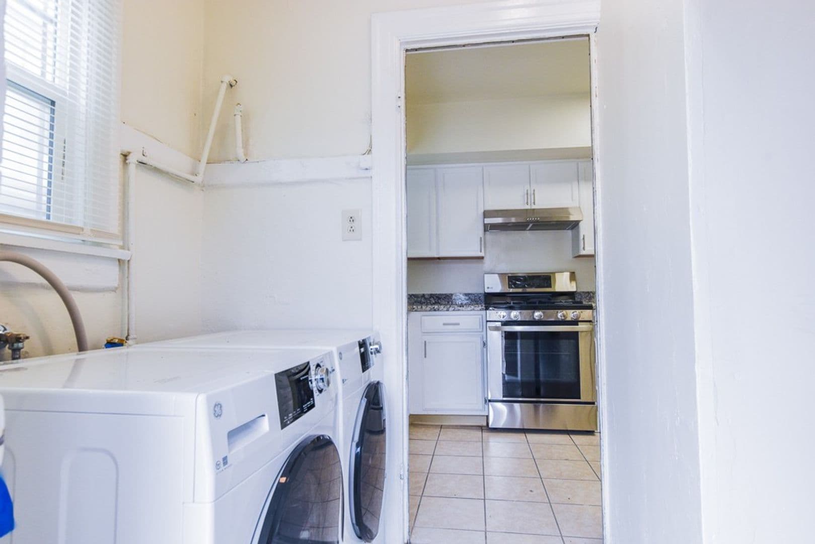 Los Angeles House: 2226 S Redondo Blvd