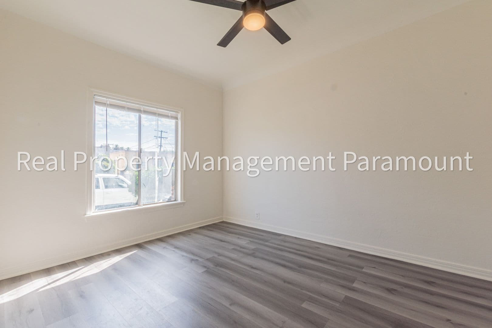 Los Angeles Apartment: 2759 Mansfield Ave