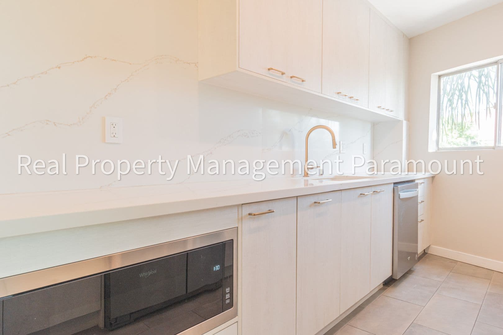 West Hollywood Condo: 8401 Fountain Ave #12