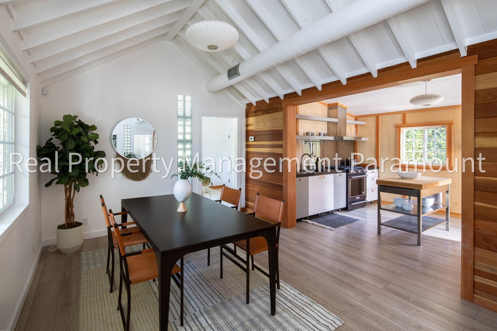 Los Angeles House: 1606 Myra Ave