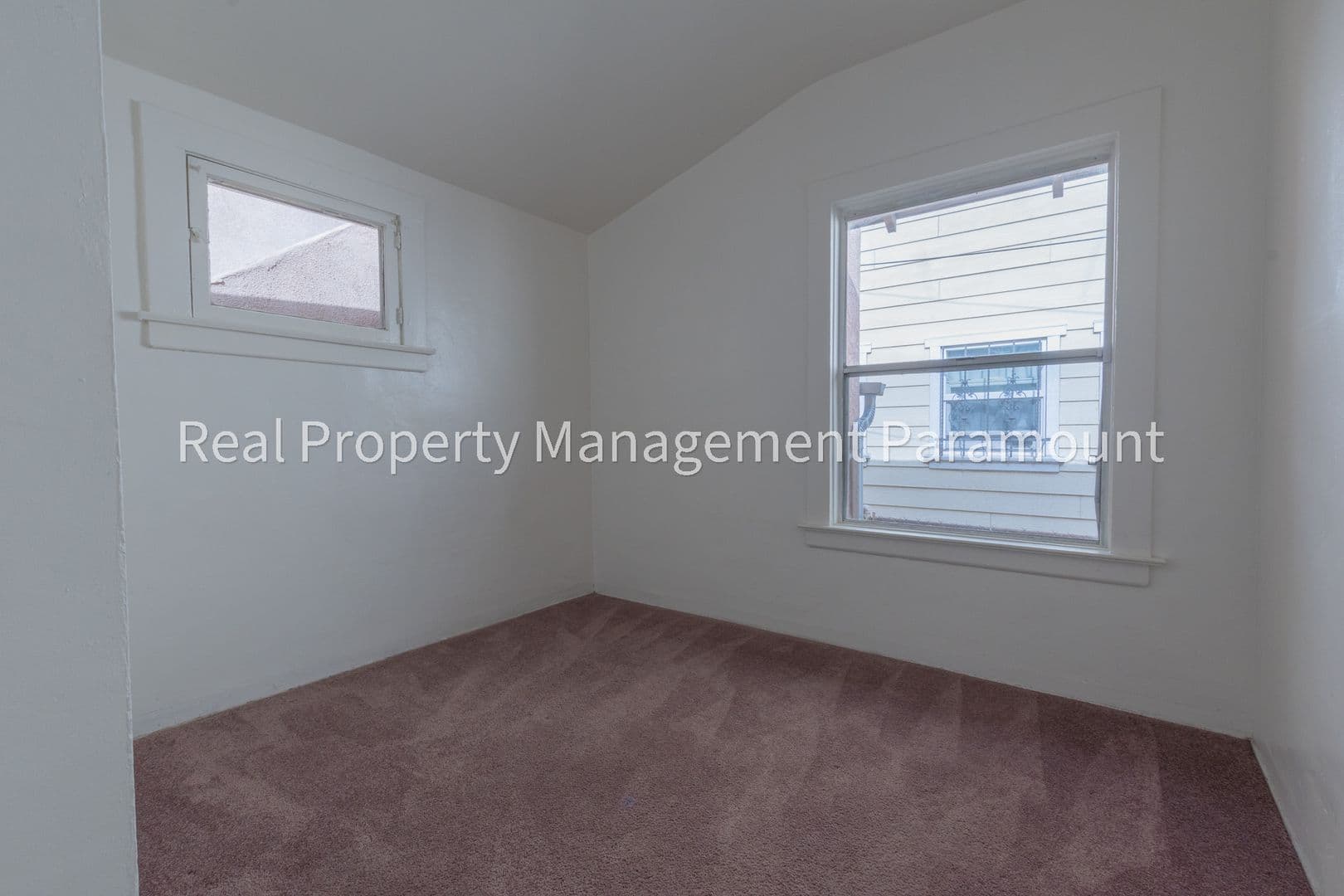 Los Angeles Apartment: 333 W 57th St - 333 W 57th St