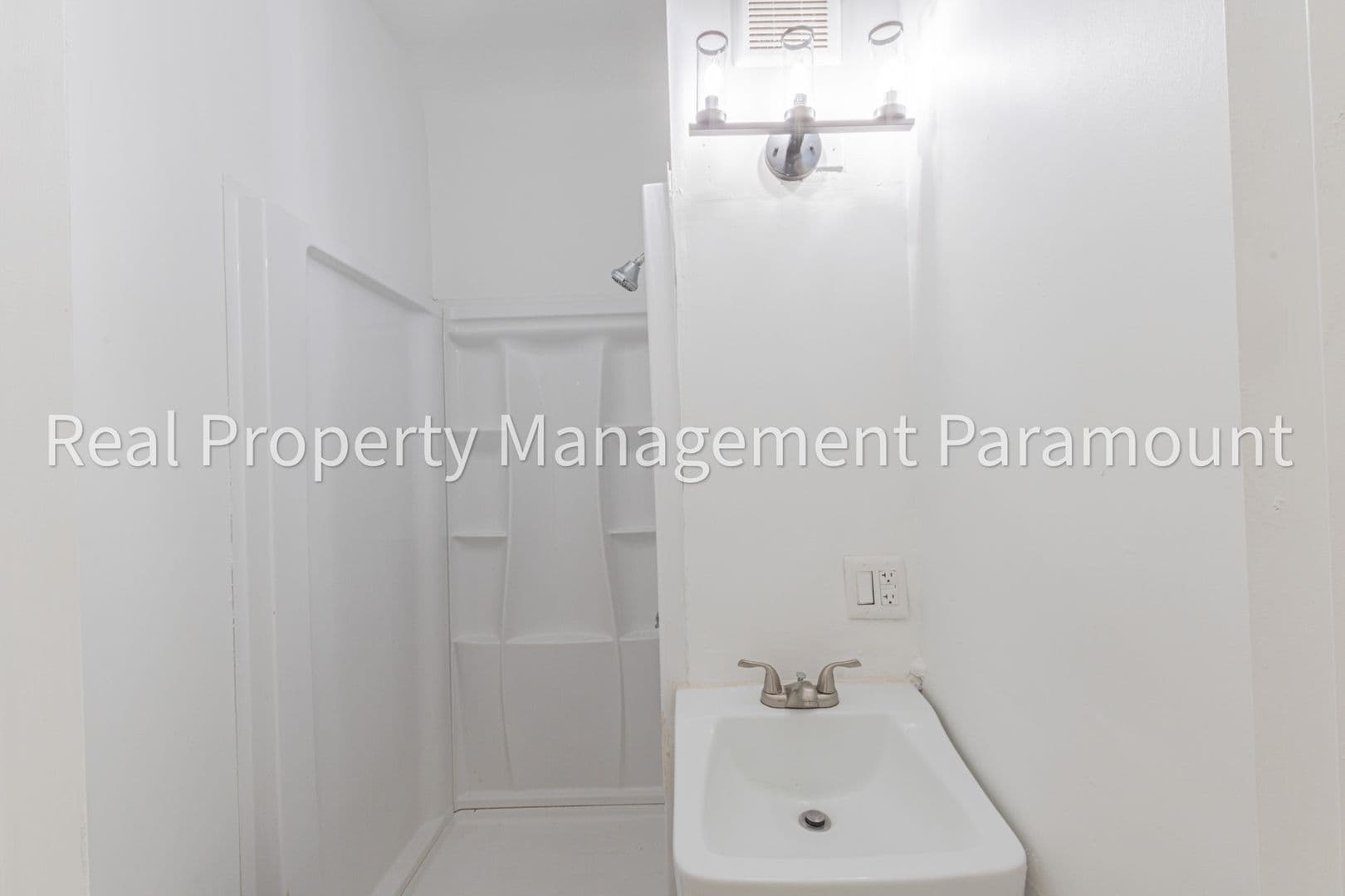 Los Angeles Apartment: 2757 Mansfield Ave