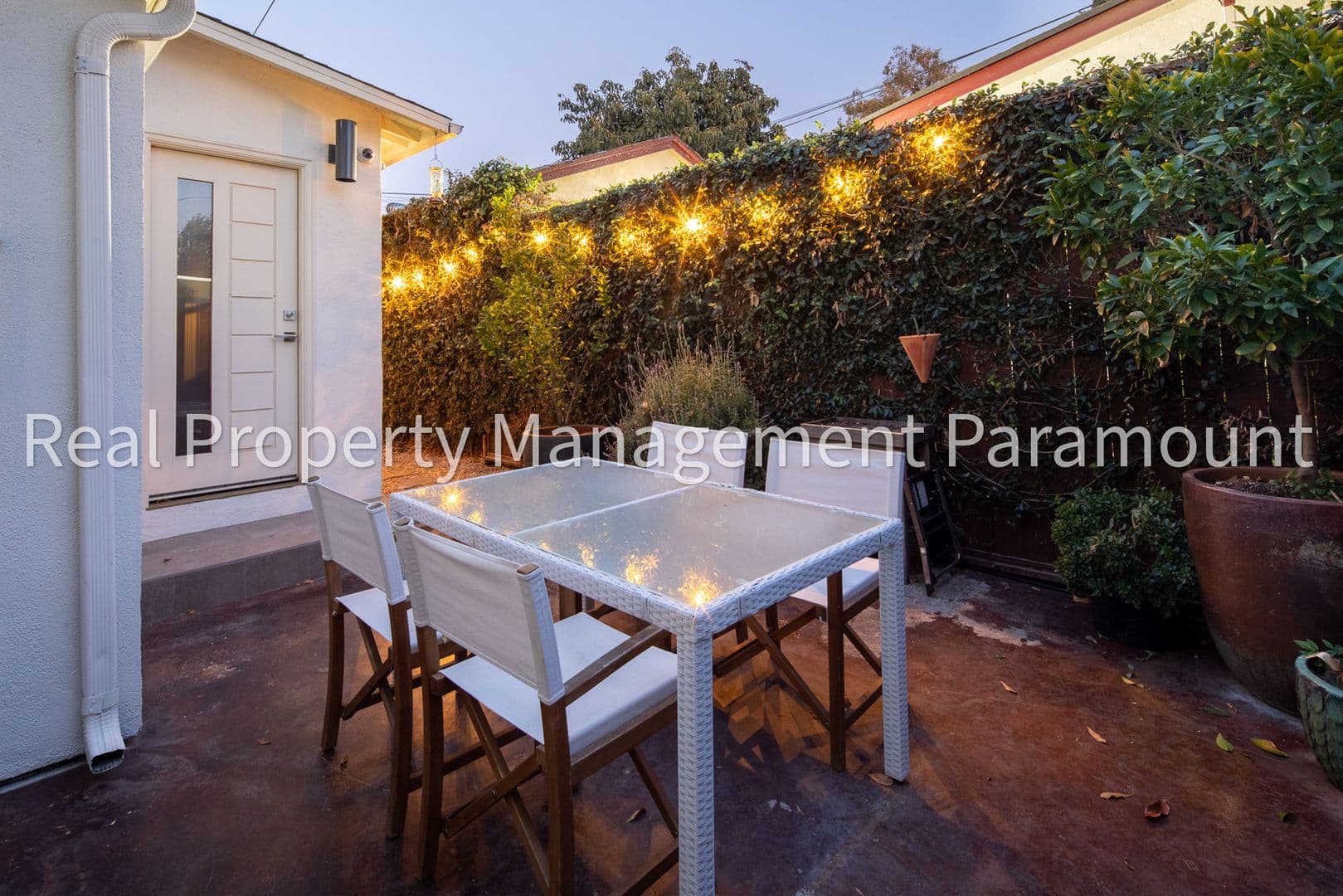 Los Angeles House: 1606 Myra Ave