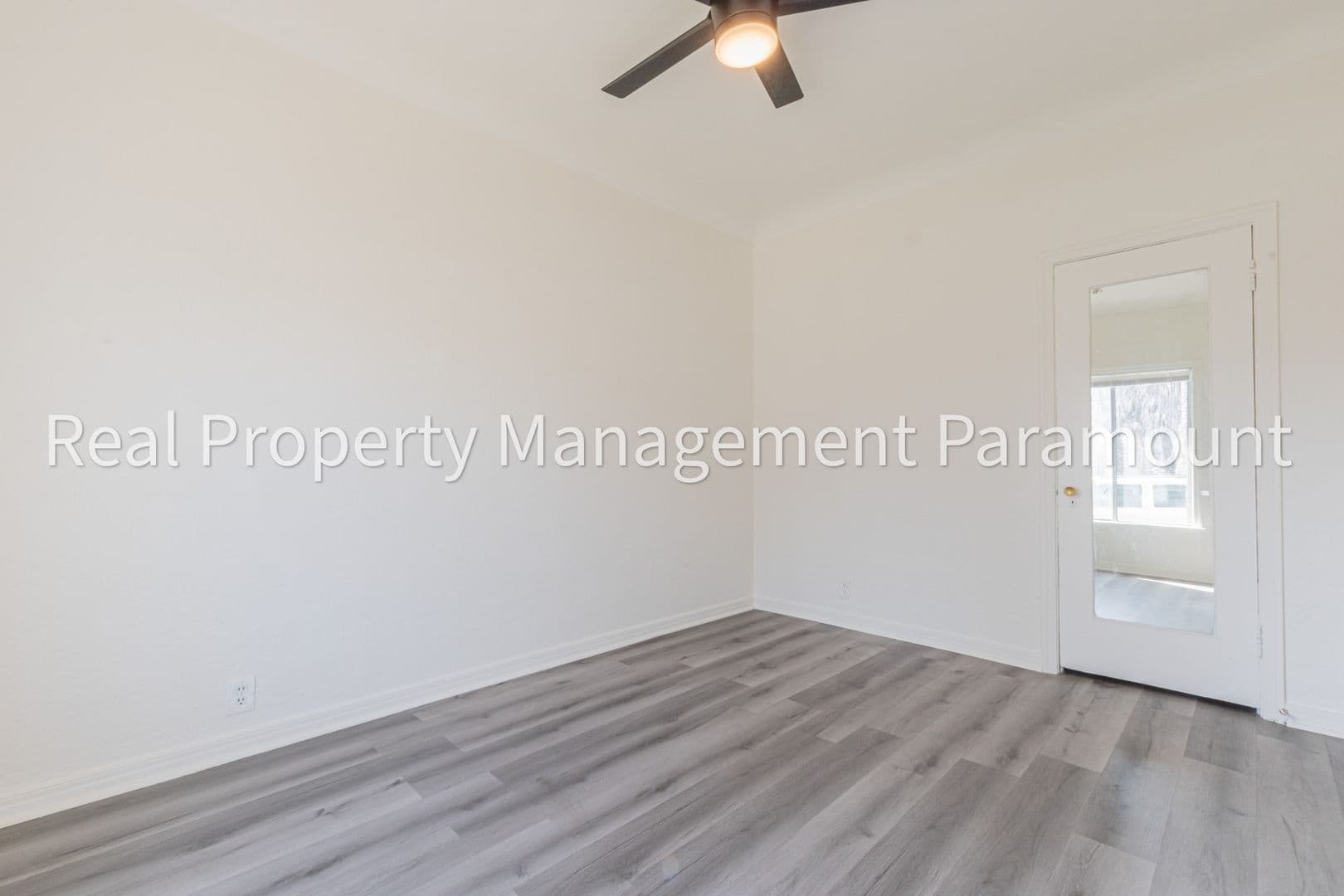 Los Angeles Apartment: 2759 Mansfield Ave