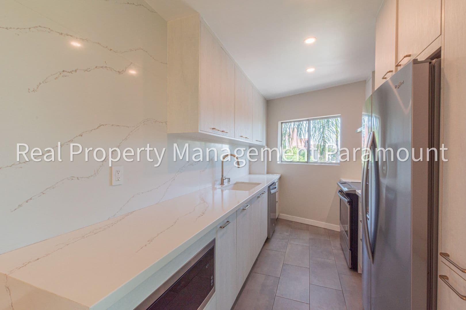 West Hollywood Condo: 8401 Fountain Ave #12