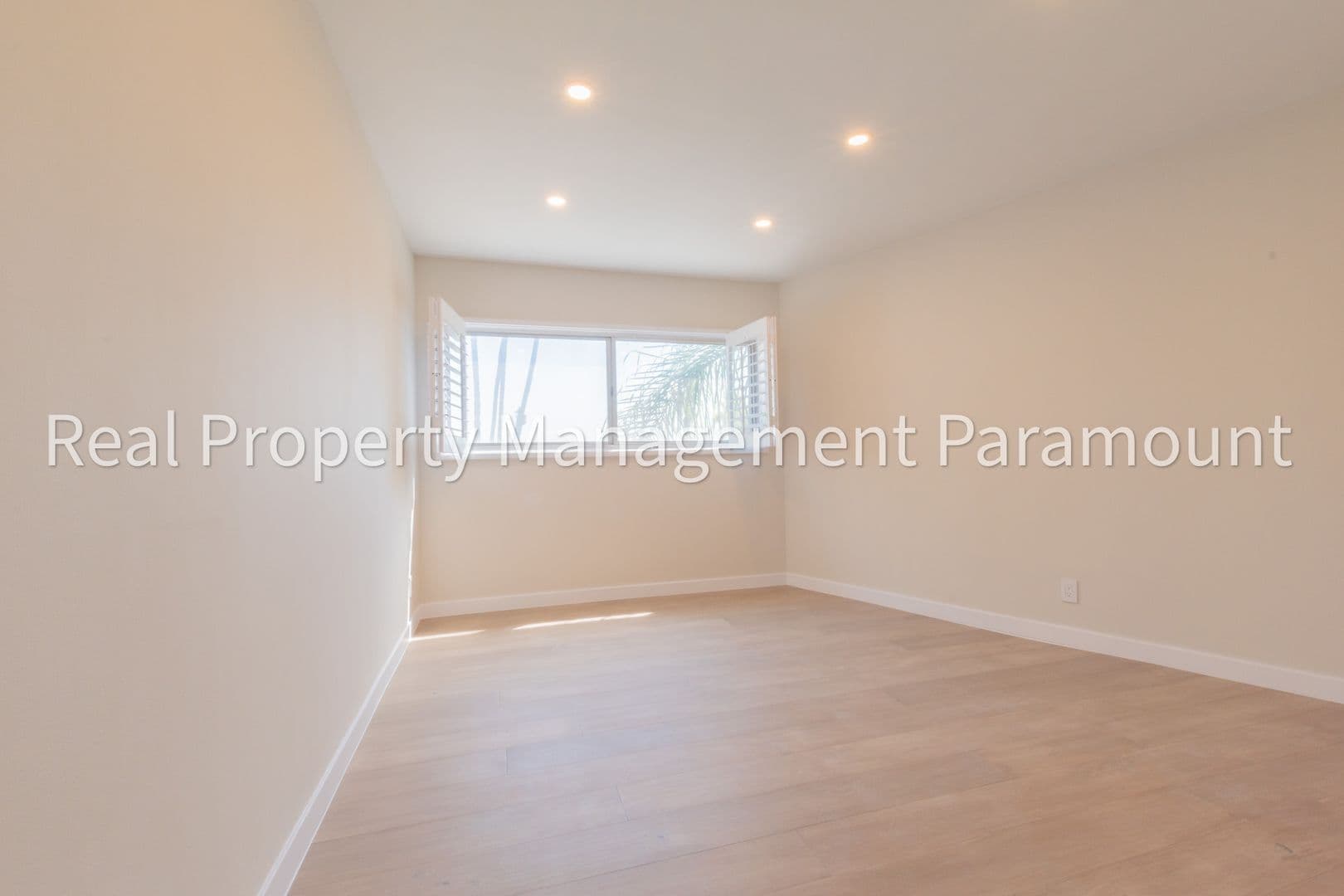 West Hollywood Condo: 8401 Fountain Ave #12