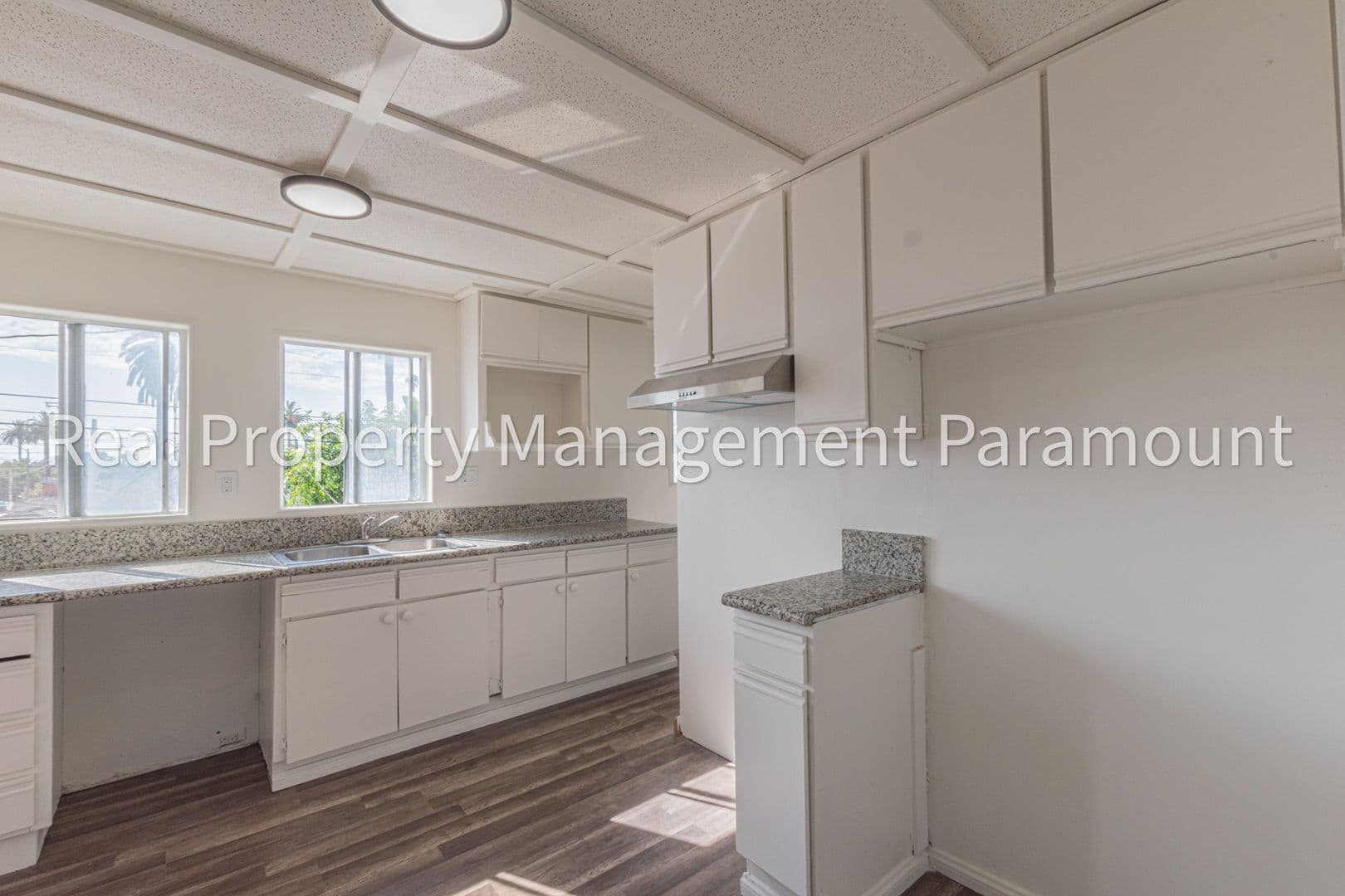 Los Angeles Apartment: 5107 Westhaven St
