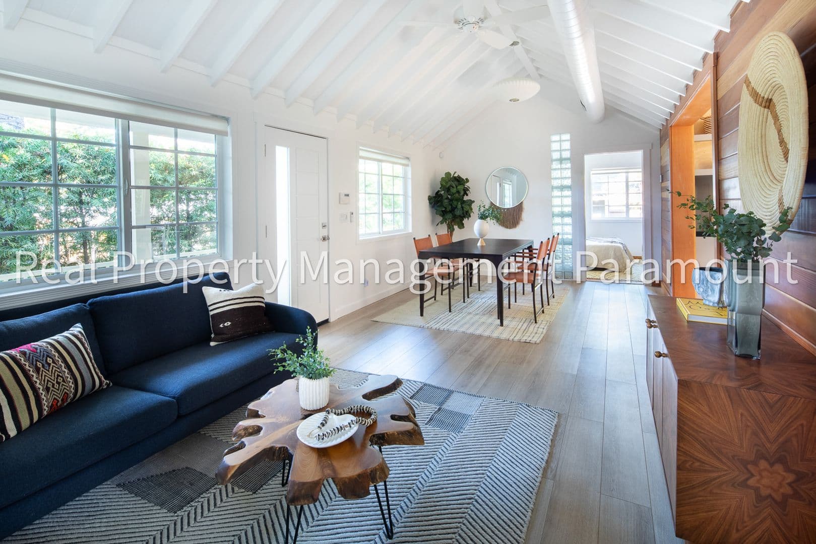 Los Angeles House: 1606 Myra Ave
