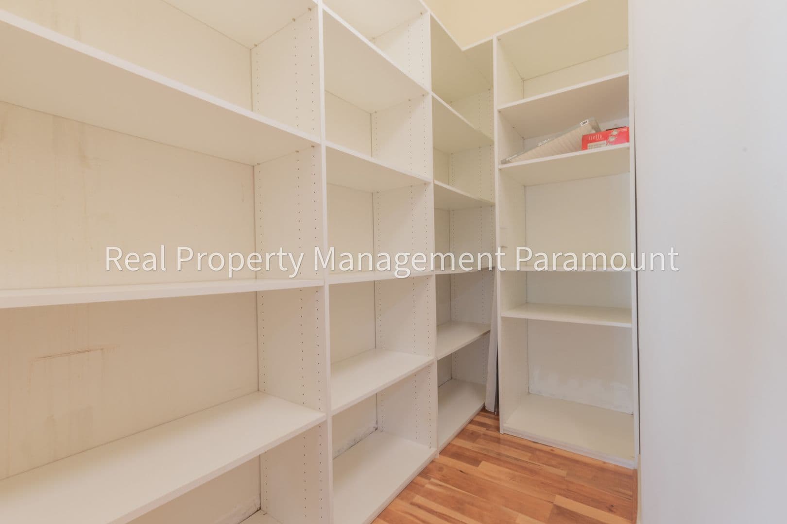 Los Angeles House: 312 W 5th Street #213