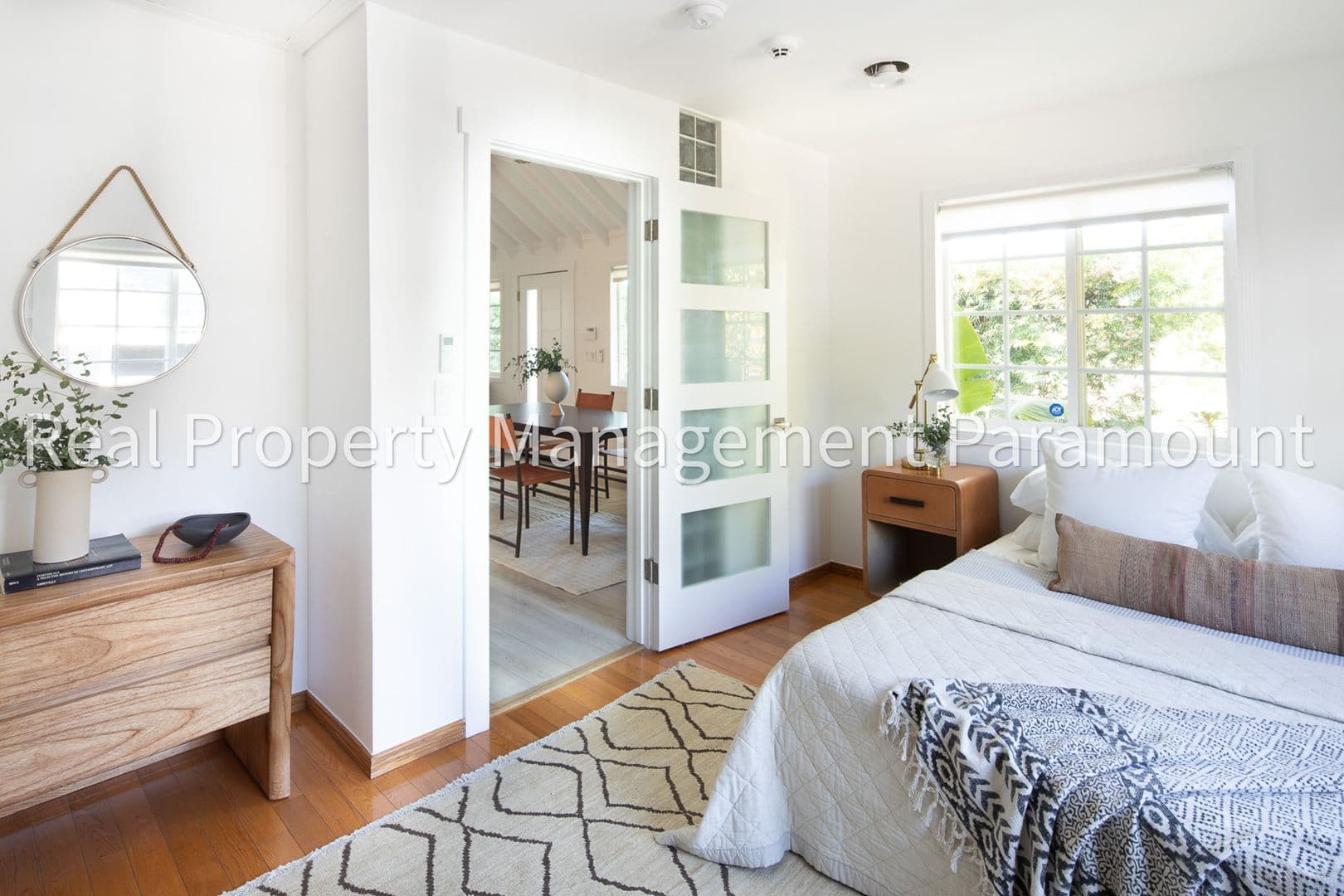 Los Angeles House: 1606 Myra Ave