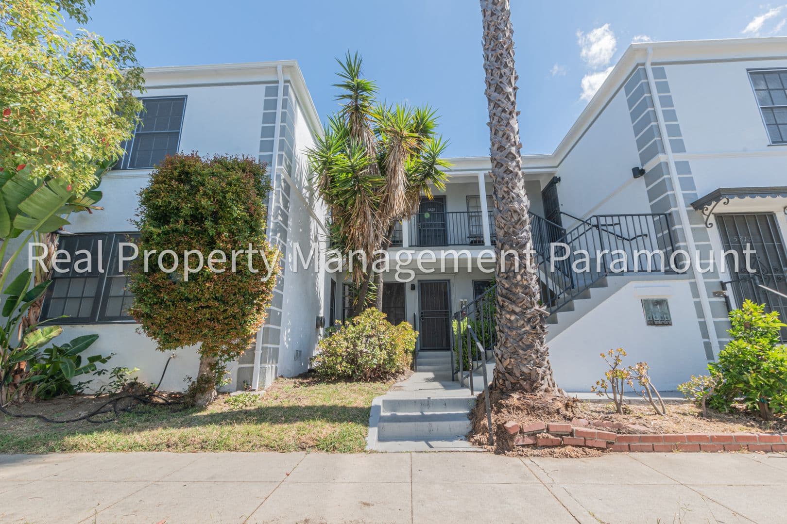 Los Angeles Apartment: 1460 S Orange Grove Ave