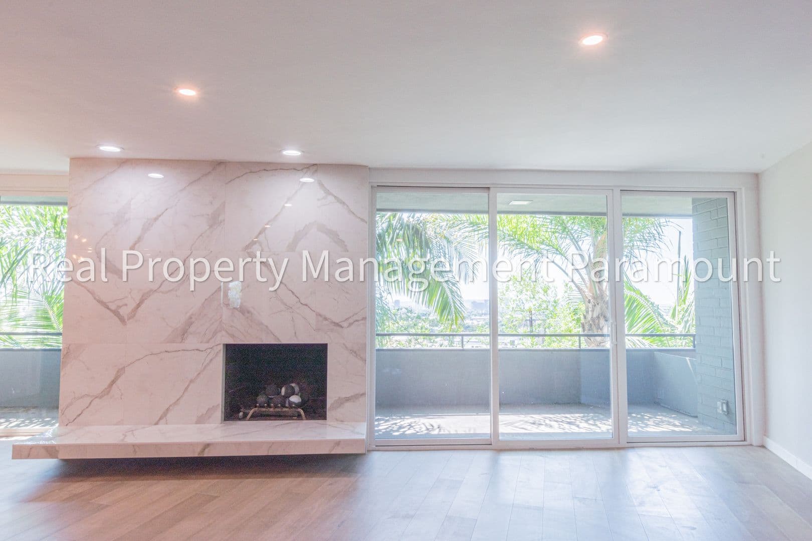 West Hollywood Condo: 8401 Fountain Ave #12
