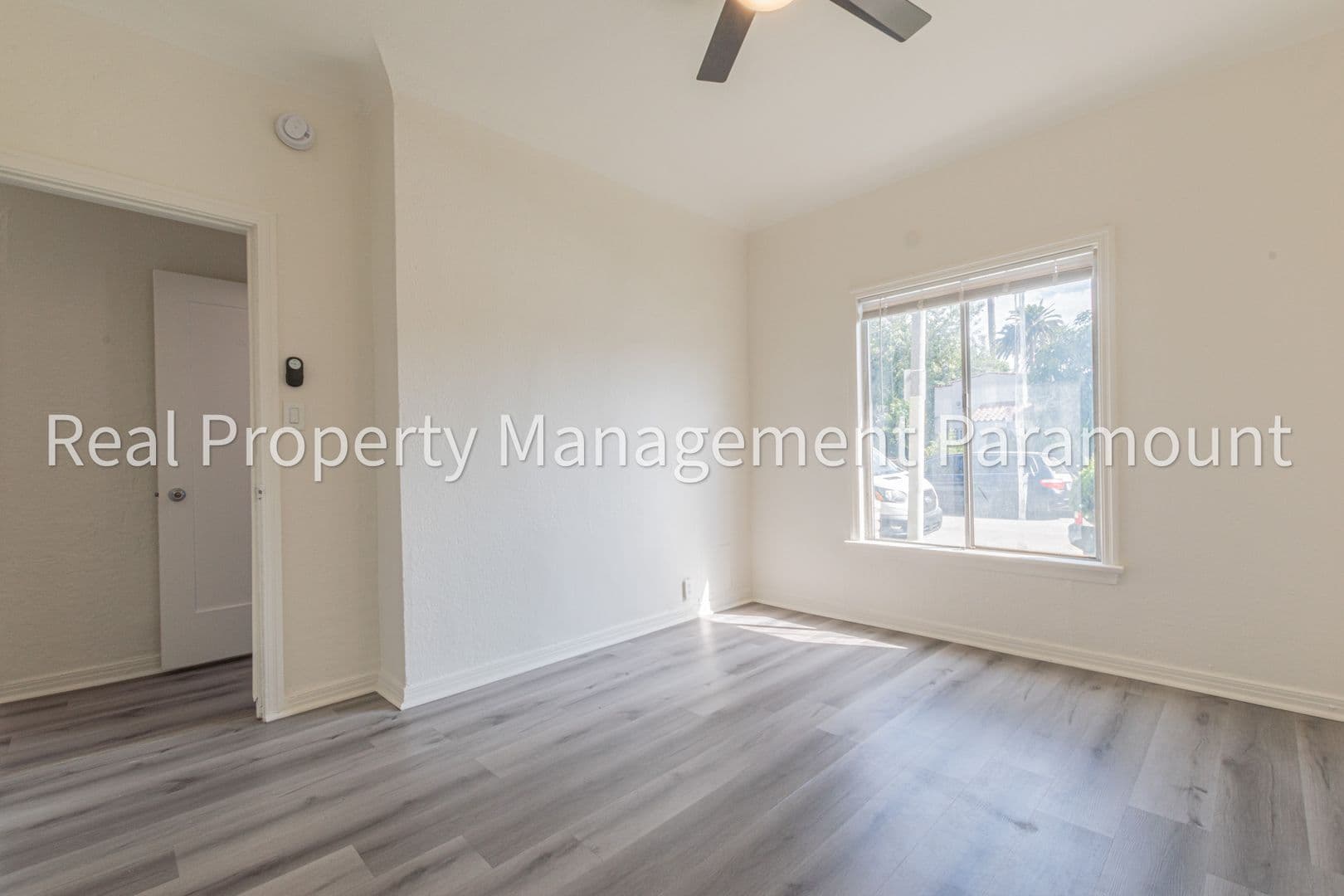 Los Angeles Apartment: 2759 Mansfield Ave
