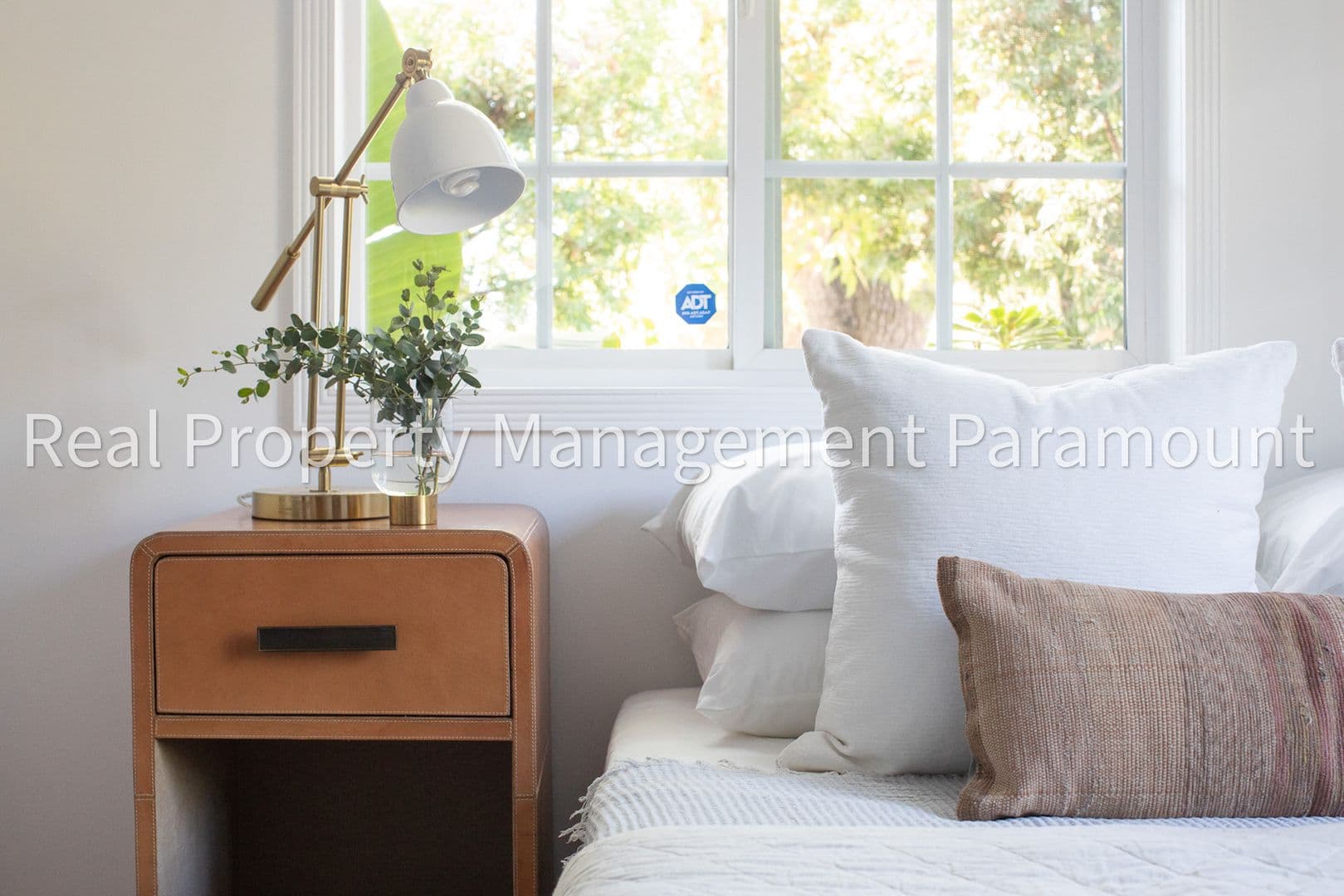 Los Angeles House: 1606 Myra Ave