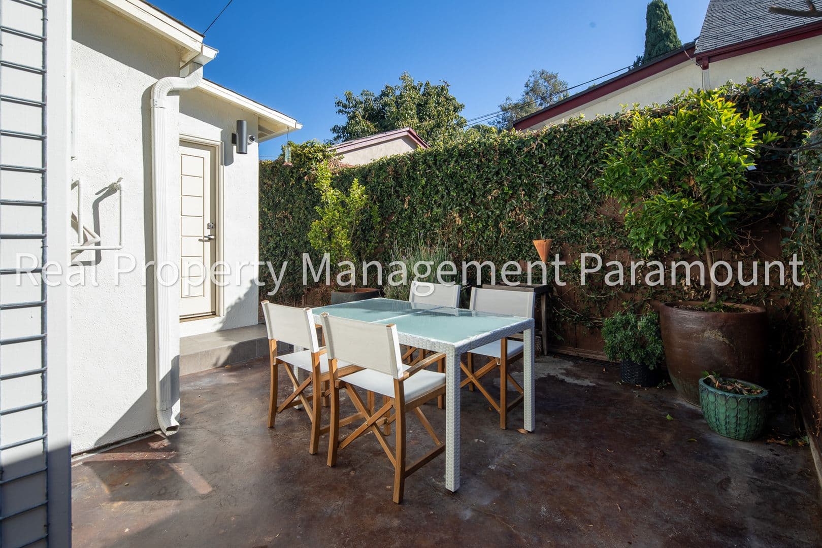 Los Angeles House: 1606 Myra Ave