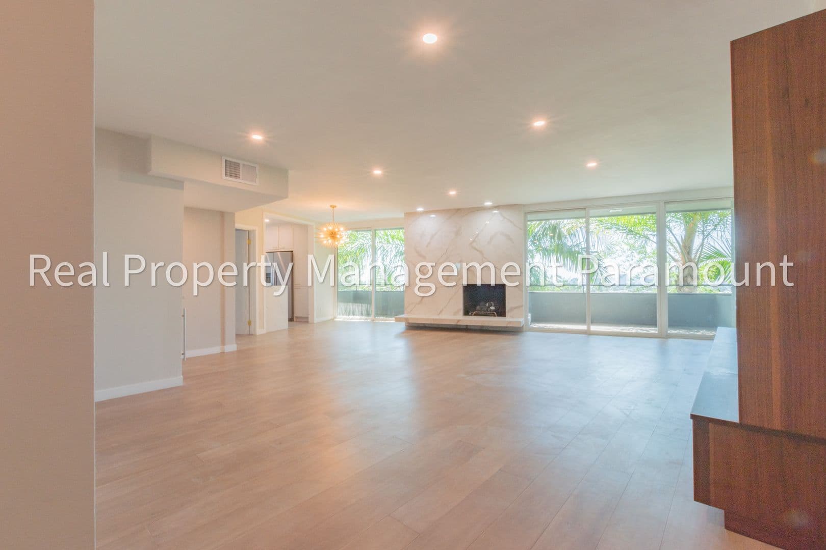 West Hollywood Condo: 8401 Fountain Ave #12