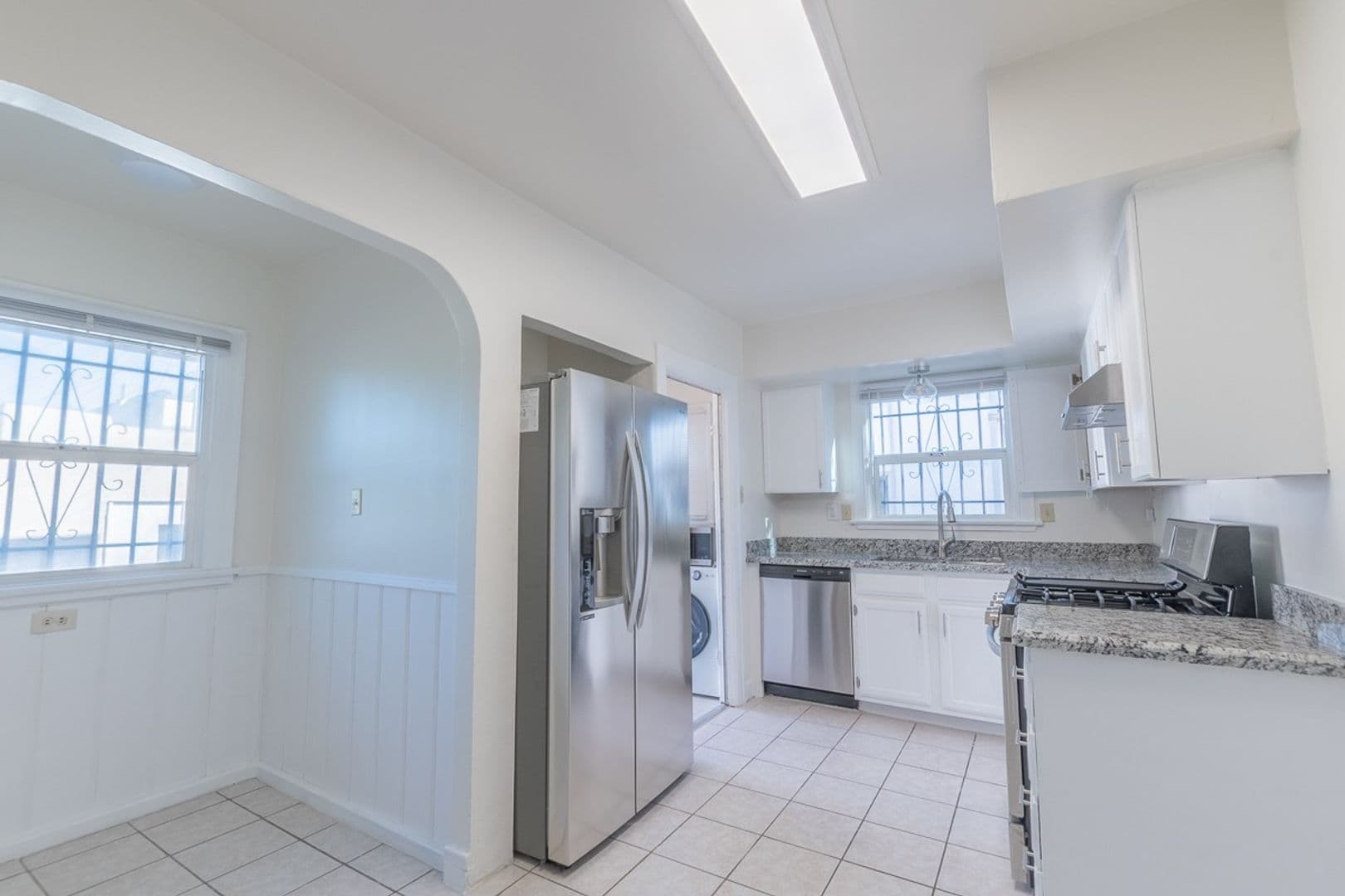 Los Angeles House: 2226 S Redondo Blvd