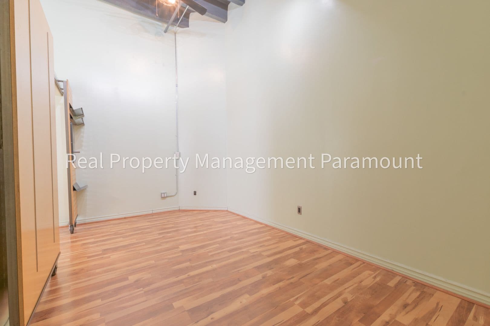 Los Angeles House: 312 W 5th Street #213