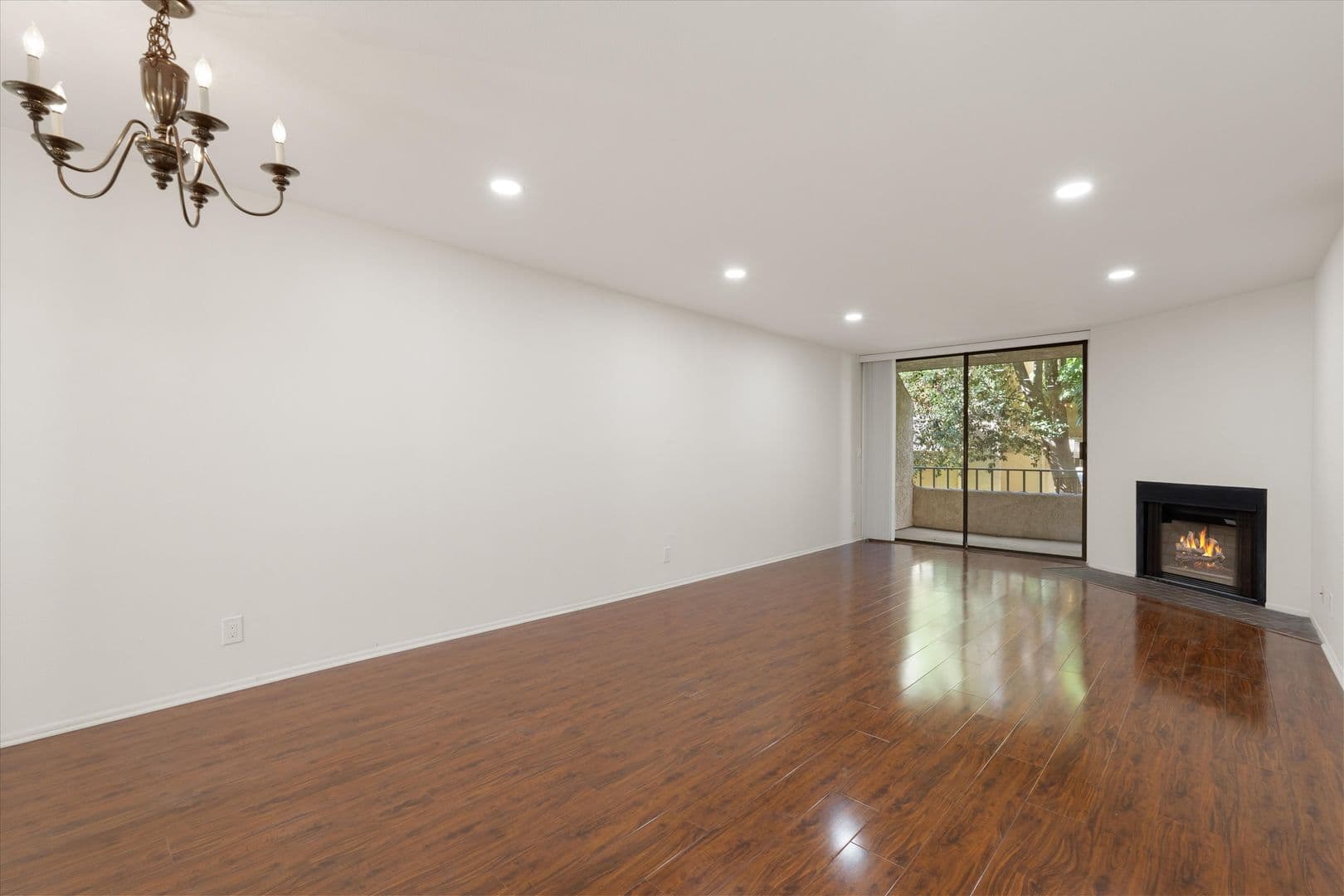Los Angeles Condo: 4141 Via Marisol  - Unit 215