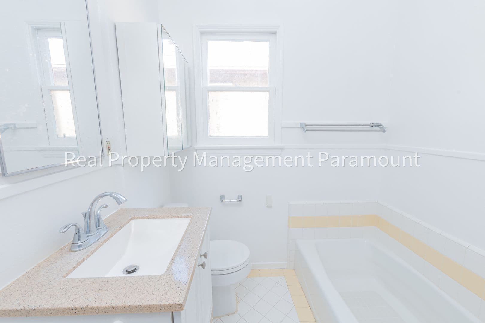 Los Angeles Apartment: 1460 S Orange Grove Ave
