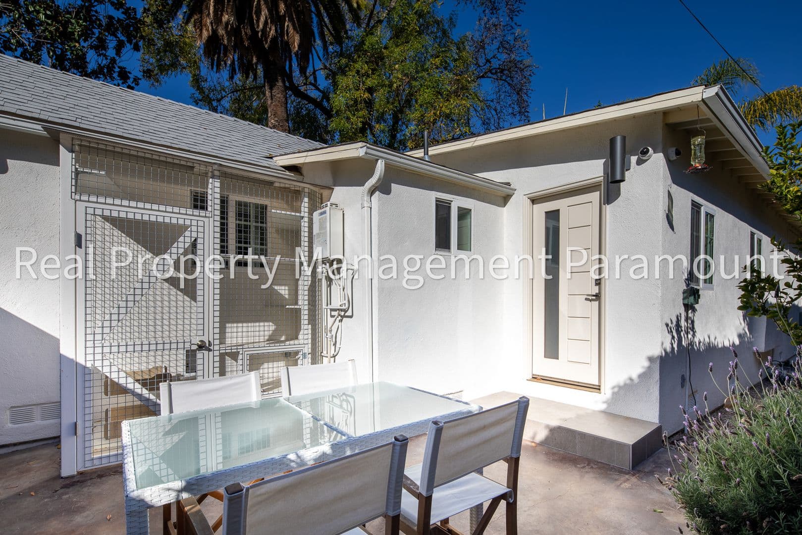 Los Angeles House: 1606 Myra Ave