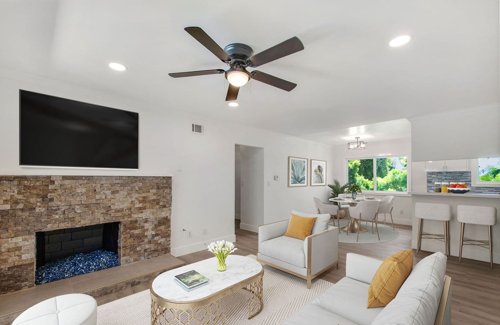 San Clemente Apartment: 117 Avenida Algodon