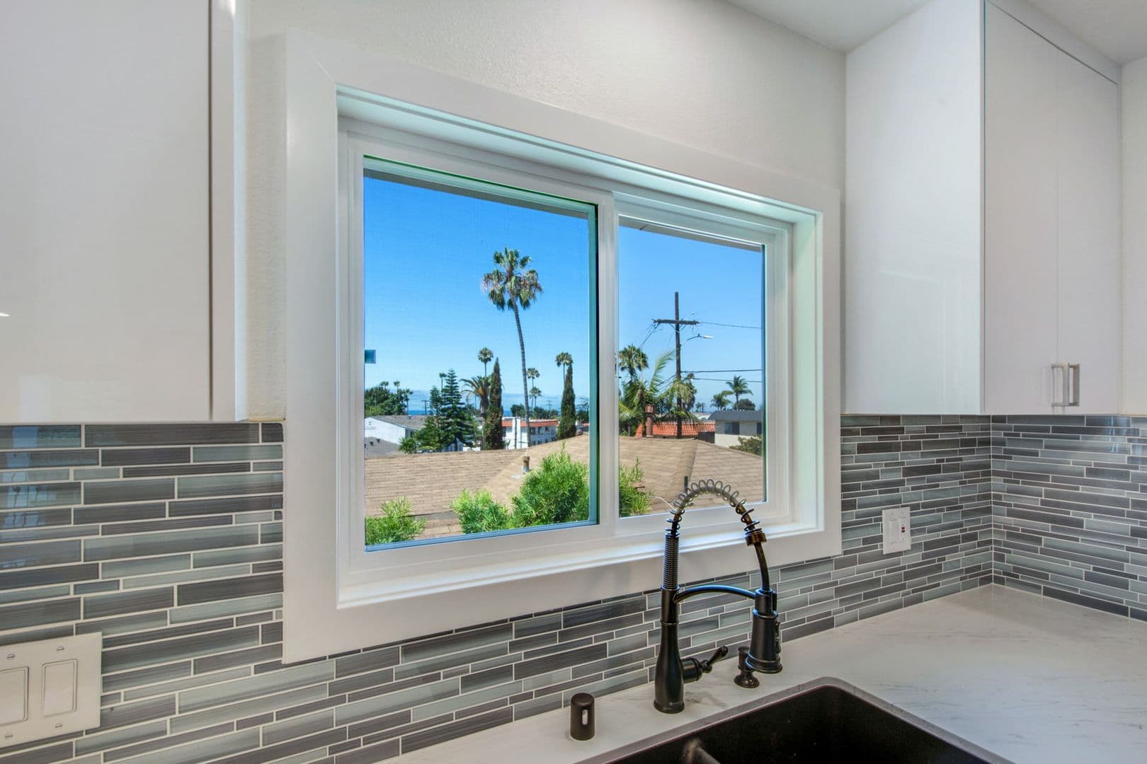 San Clemente Apartment: 117 Avenida Algodon