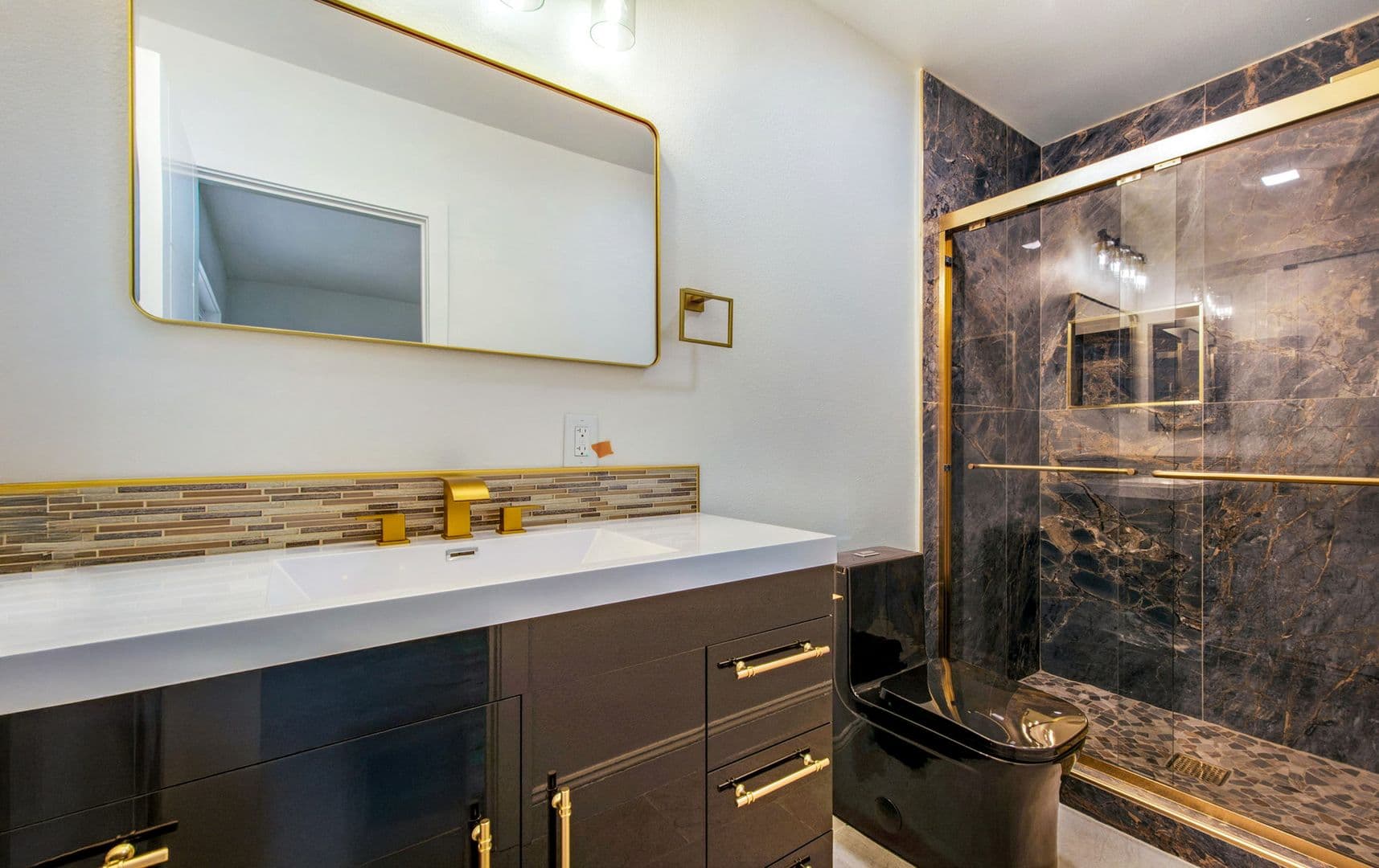 San Clemente Apartment: 117 Avenida Algodon