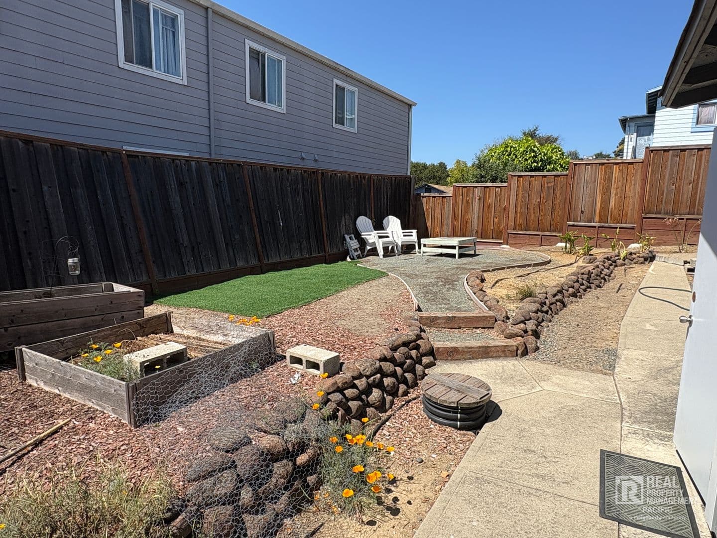 Oakland Apartment: 3513 Lincoln Avenue