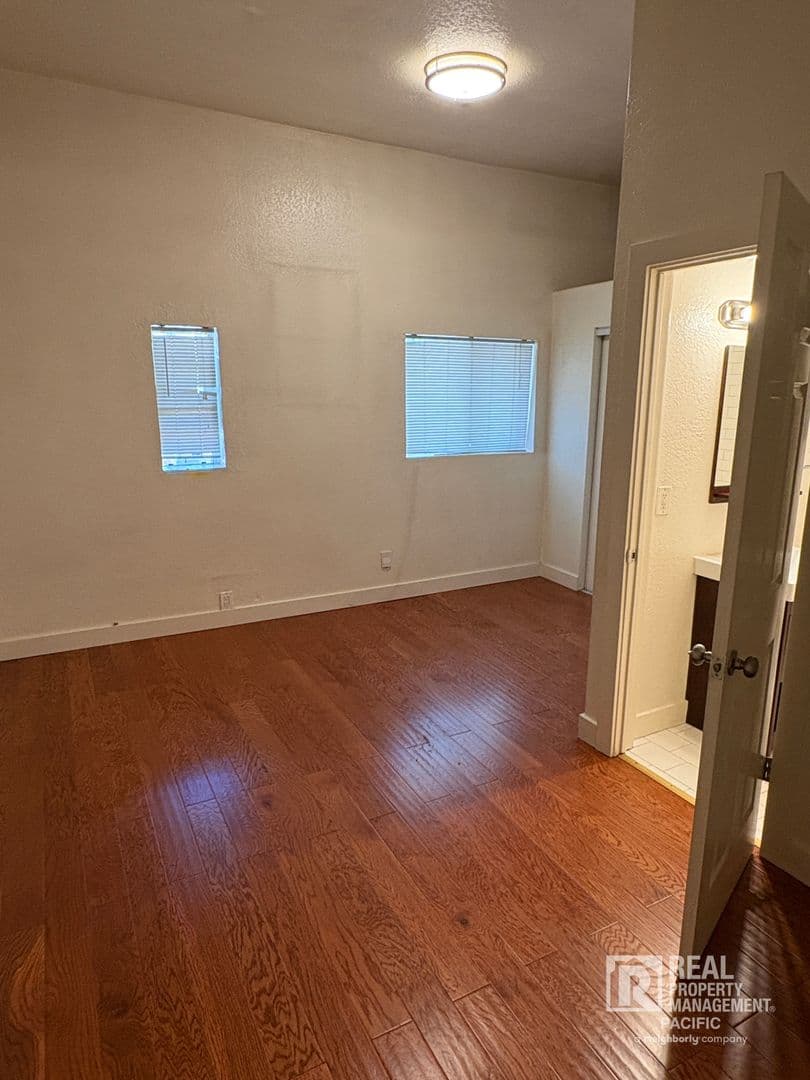 Oakland Apartment: 3513 Lincoln Avenue