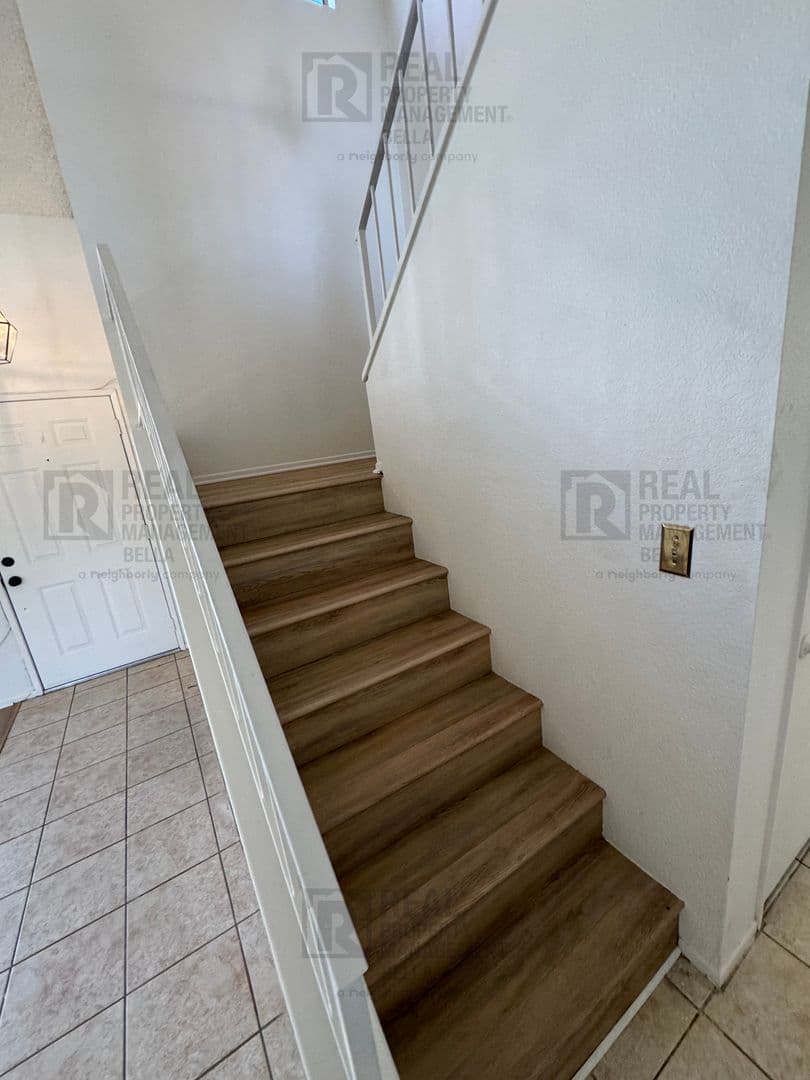 Perris House: 1330 Wrigley Ln