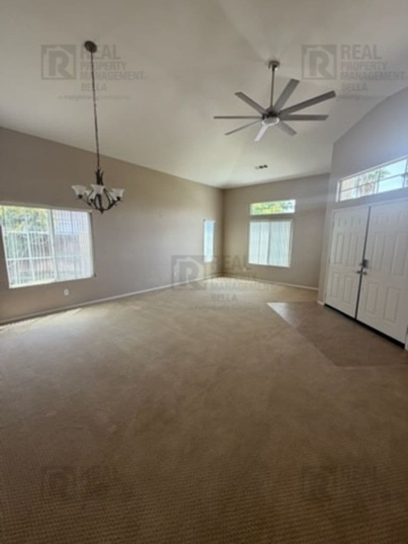 Hemet House: 756 Conlon Drive