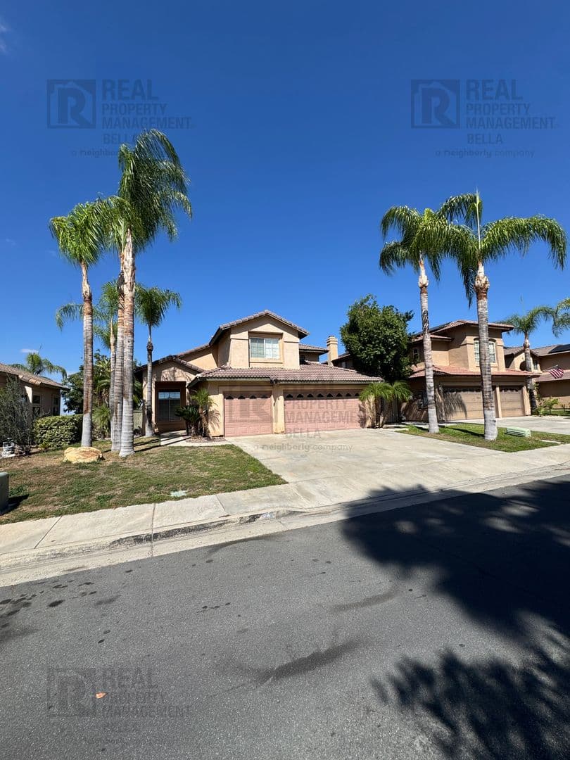 Lake Elsinore House: 23 Bella Donaci
